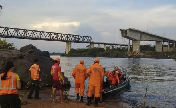 巴西大桥倒塌,造成2人死亡,14人失踪