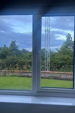 一对夫妇的梦想之家变成了噩梦,12米高的建筑突然出现了