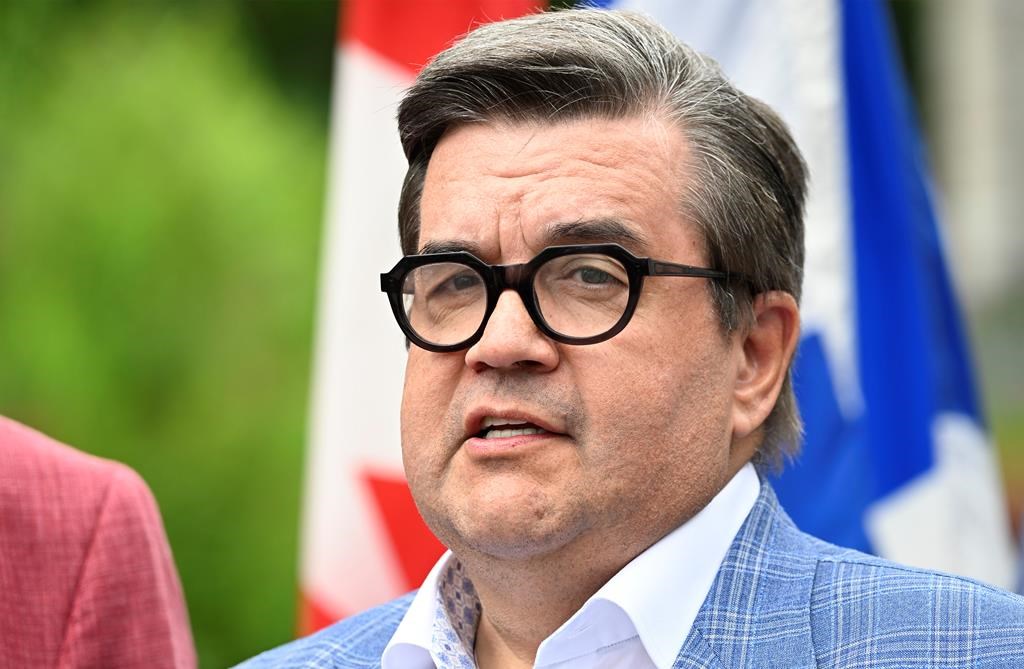 Denis Coderre在被魁省自由党拒绝后退出魁省领袖竞选