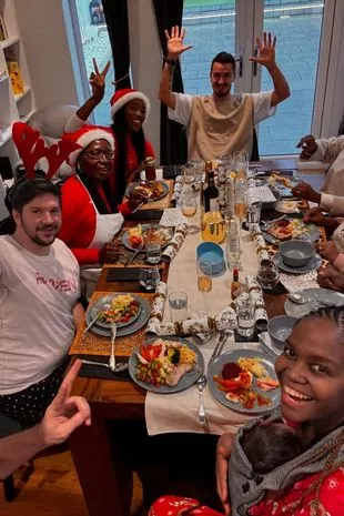 Oti Mabuse分享了从医院带女儿回家一年后的情感更新